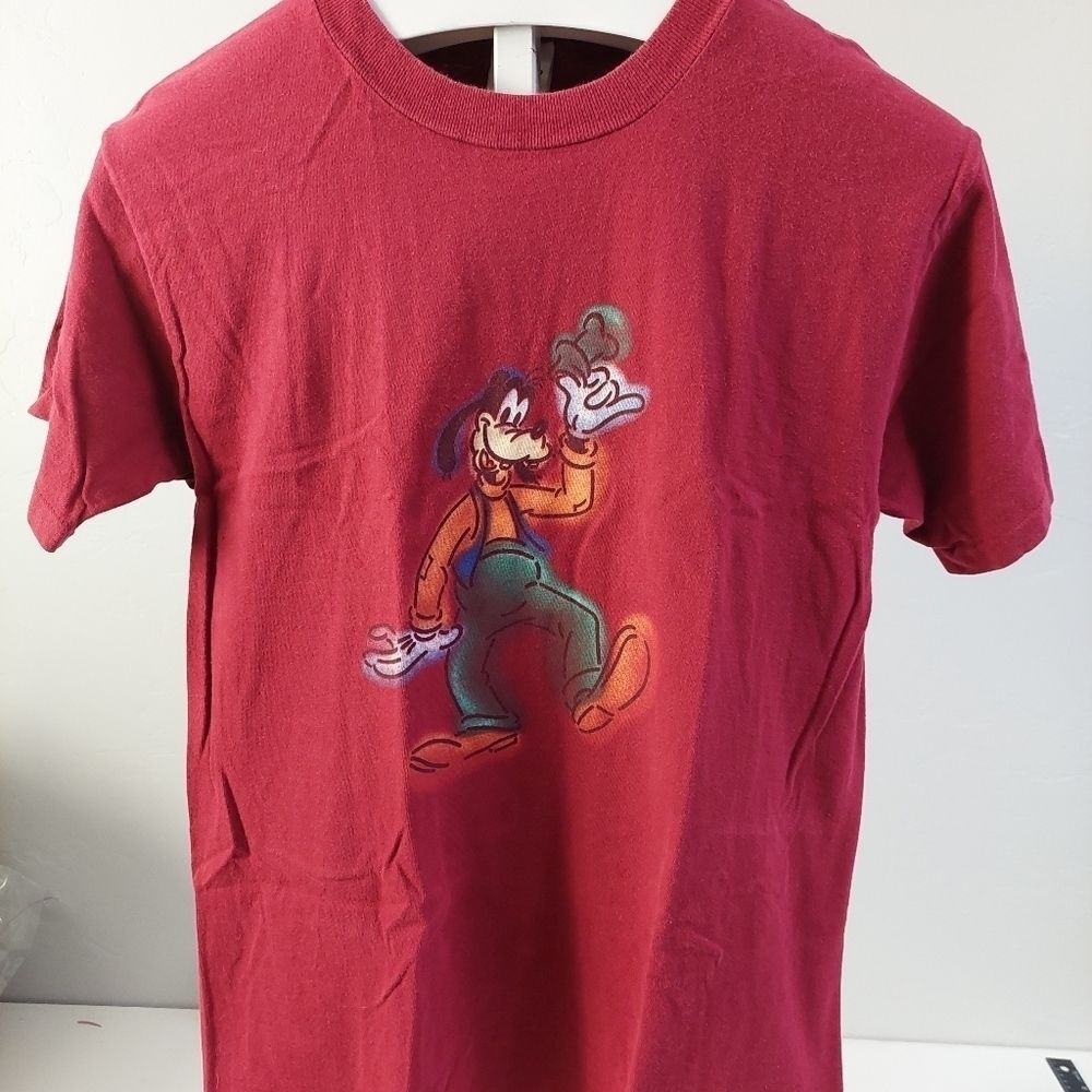 Disney Store Red Vintage Shirt Size M Goofy Short Sleeve Made USA Airbrush Print
